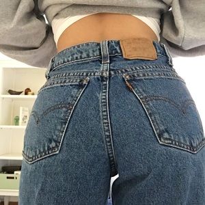 VINTAGE LEVIS HIGHWAISTED 510